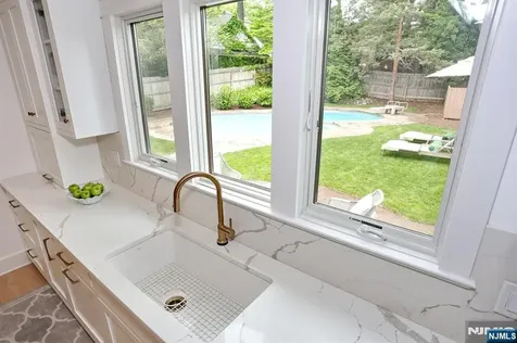 425 Wastena Terrace Ridgewood NJ 07450