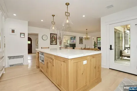 425 Wastena Terrace Ridgewood NJ 07450