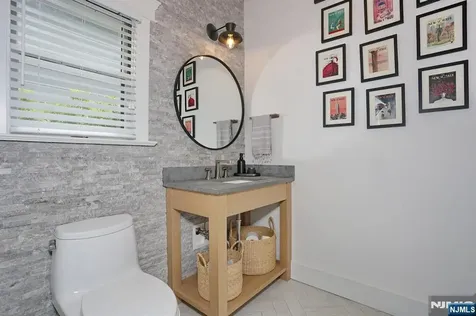 425 Wastena Terrace Ridgewood NJ 07450