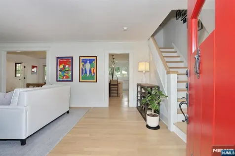 425 Wastena Terrace Ridgewood NJ 07450