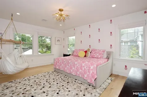 425 Wastena Terrace Ridgewood NJ 07450