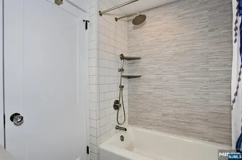 425 Wastena Terrace Ridgewood NJ 07450