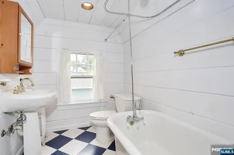425 Wastena Terrace Ridgewood NJ 07450