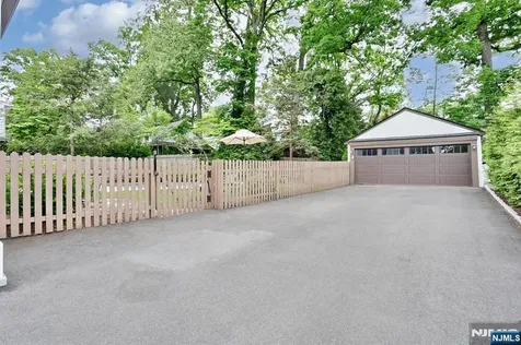 425 Wastena Terrace Ridgewood NJ 07450