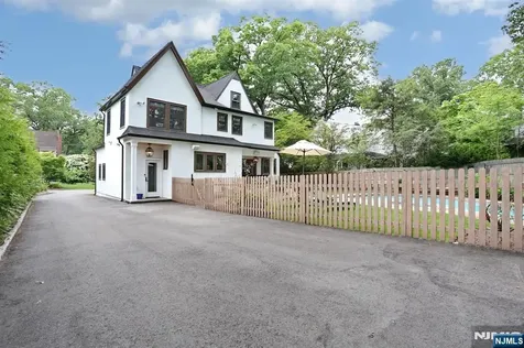 425 Wastena Terrace Ridgewood NJ 07450