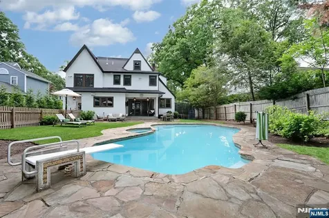 425 Wastena Terrace Ridgewood NJ 07450
