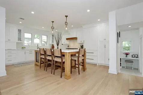 425 Wastena Terrace Ridgewood NJ 07450