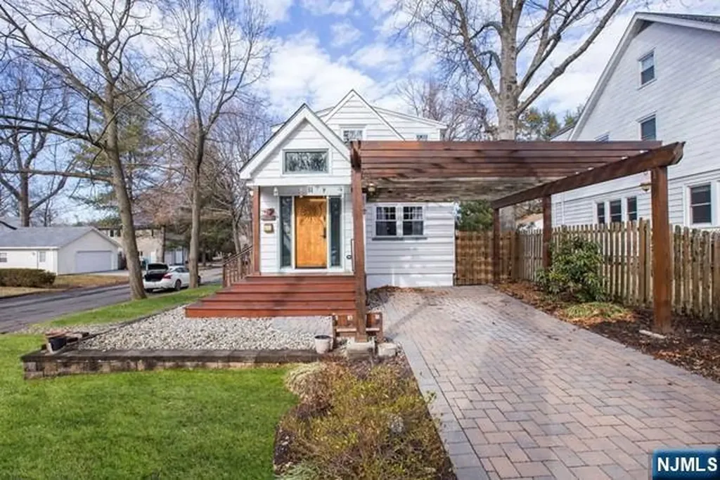 51 Day Avenue Tenafly NJ 07670