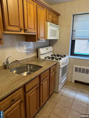 2337 Hudson Terrace Fort Lee NJ 07024