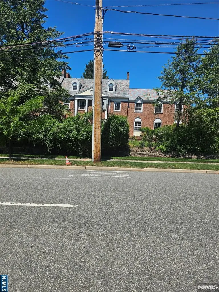 185 Palisade Avenue Englewood NJ 07631