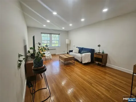 185 Palisade Avenue Englewood NJ 07631