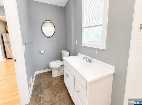 1086 18th Avenue Newark NJ 07106