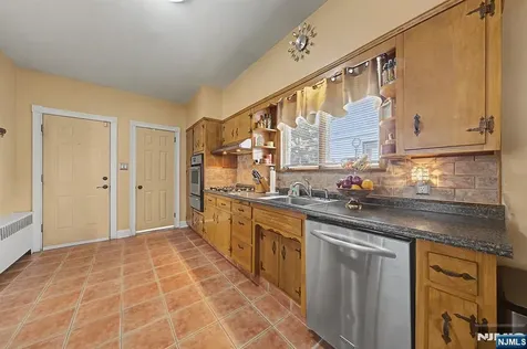 103 Chamberlain Avenue Paterson NJ 07502