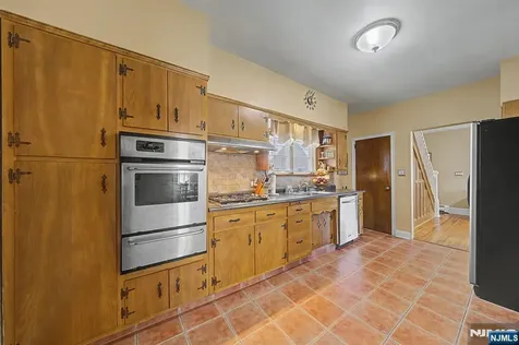 103 Chamberlain Avenue Paterson NJ 07502