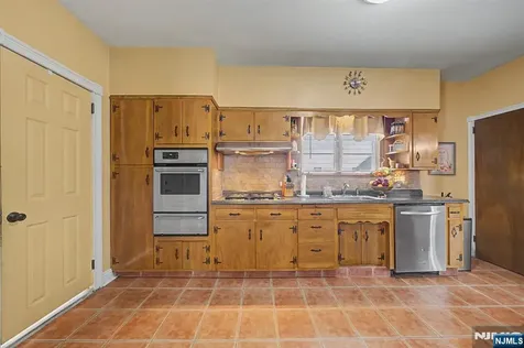 103 Chamberlain Avenue Paterson NJ 07502