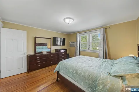 103 Chamberlain Avenue Paterson NJ 07502