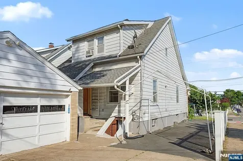103 Chamberlain Avenue Paterson NJ 07502