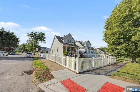 103 Chamberlain Avenue Paterson NJ 07502