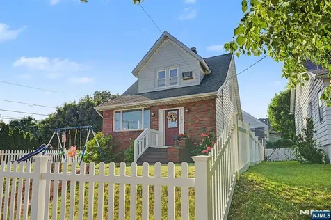 103 Chamberlain Avenue Paterson NJ 07502