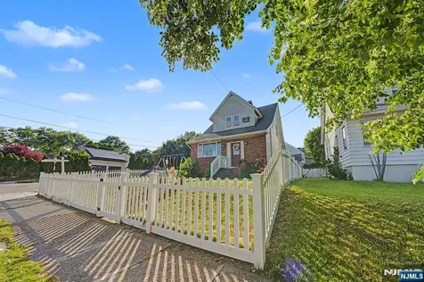 103 Chamberlain Avenue Paterson NJ 07502