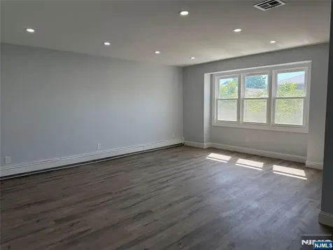 133 Jay Avenue Lyndhurst NJ 07071