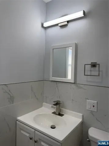 133 Jay Avenue Lyndhurst NJ 07071
