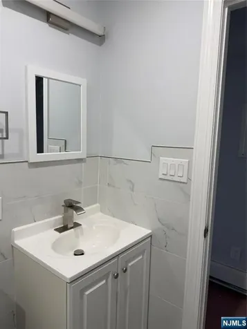 133 Jay Avenue Lyndhurst NJ 07071