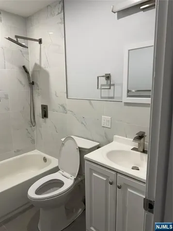 133 Jay Avenue Lyndhurst NJ 07071