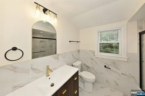 190 Madison Avenue Midland Park NJ 07432