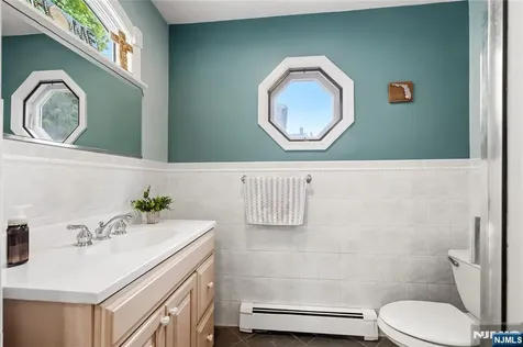 72 Forest Avenue Hawthorne NJ 07506