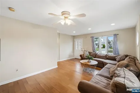 72 Forest Avenue Hawthorne NJ 07506