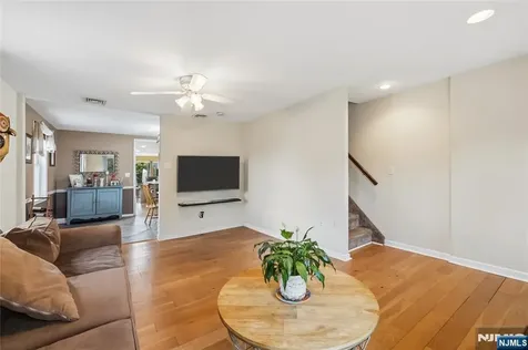 72 Forest Avenue Hawthorne NJ 07506