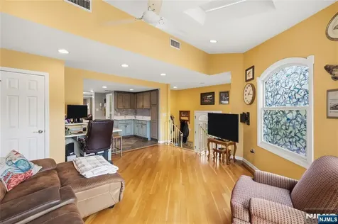 72 Forest Avenue Hawthorne NJ 07506