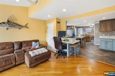 72 Forest Avenue Hawthorne NJ 07506