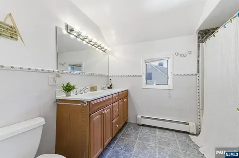 72 Forest Avenue Hawthorne NJ 07506