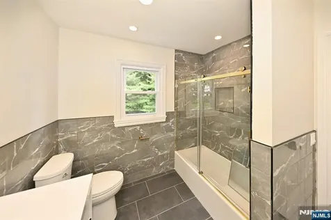190 Madison Avenue Midland Park NJ 07432