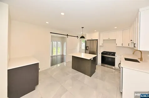 190 Madison Avenue Midland Park NJ 07432