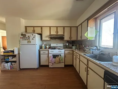 525 Stuyvesant Avenue Lyndhurst NJ 07071