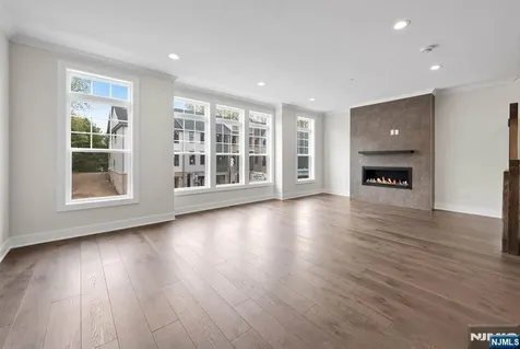 92 Cinnamon Drive Upper Saddle River NJ 07458