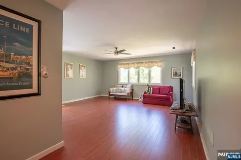 12 Upper Creek Road Stockton NJ 08559