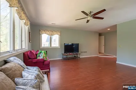 12 Upper Creek Road Stockton NJ 08559