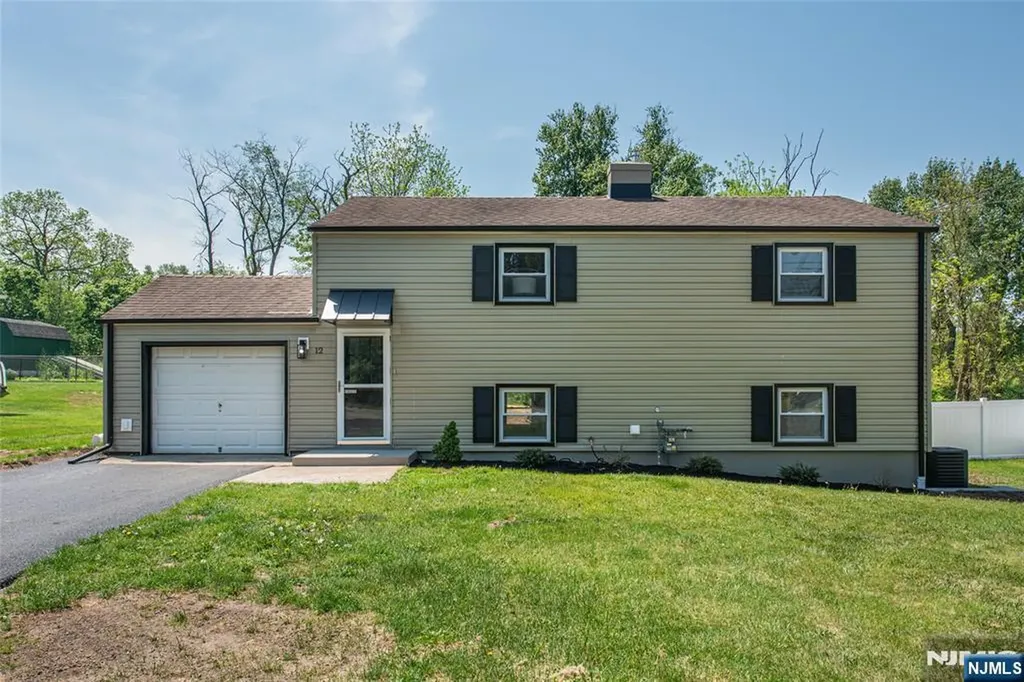 12 Richardsville Road Ogdensburg NJ 07439