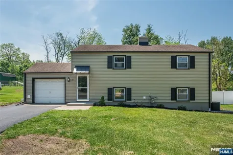 12 Richardsville Road Ogdensburg NJ 07439