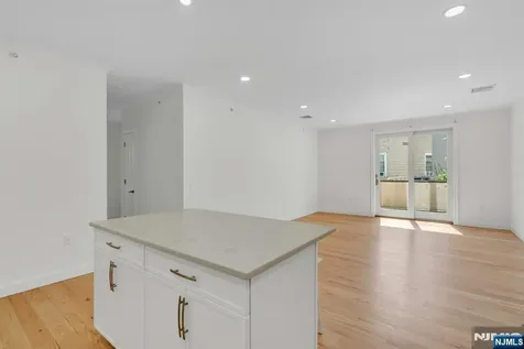 11 Madison Avenue Westwood NJ 07675