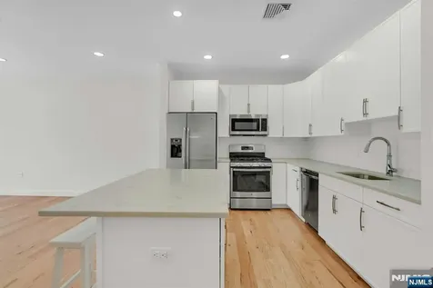 11 Madison Avenue Westwood NJ 07675