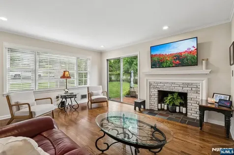 81 Mountain Road Verona NJ 07044