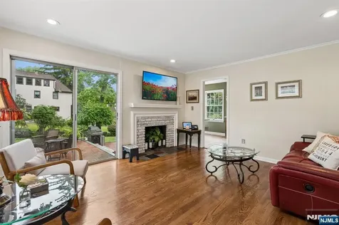 81 Mountain Road Verona NJ 07044