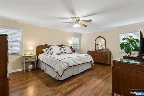 81 Mountain Road Verona NJ 07044