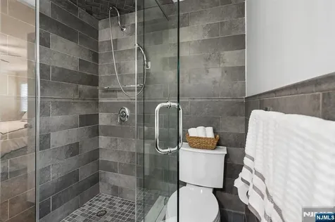 81 Mountain Road Verona NJ 07044