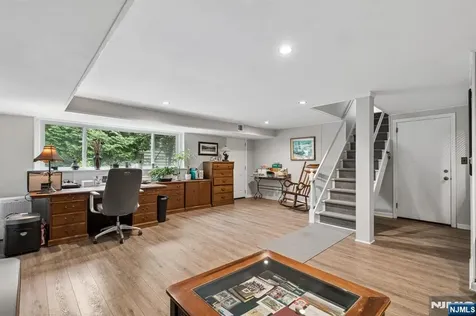 81 Mountain Road Verona NJ 07044